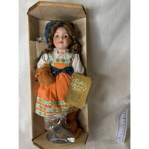 Franklin Heirloom Collection 13in Gretel by Carol Lawson 1986 Porcelain Doll NWB